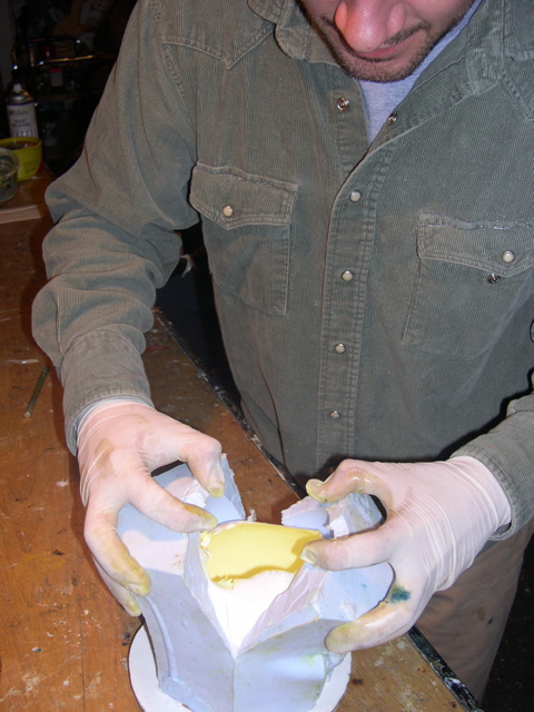 prying mold